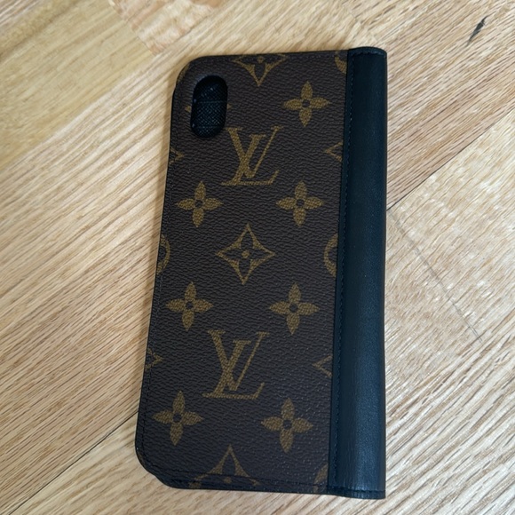 Authentic Louis Vuitton phone case, with credit card holder - Picture 3 of 7